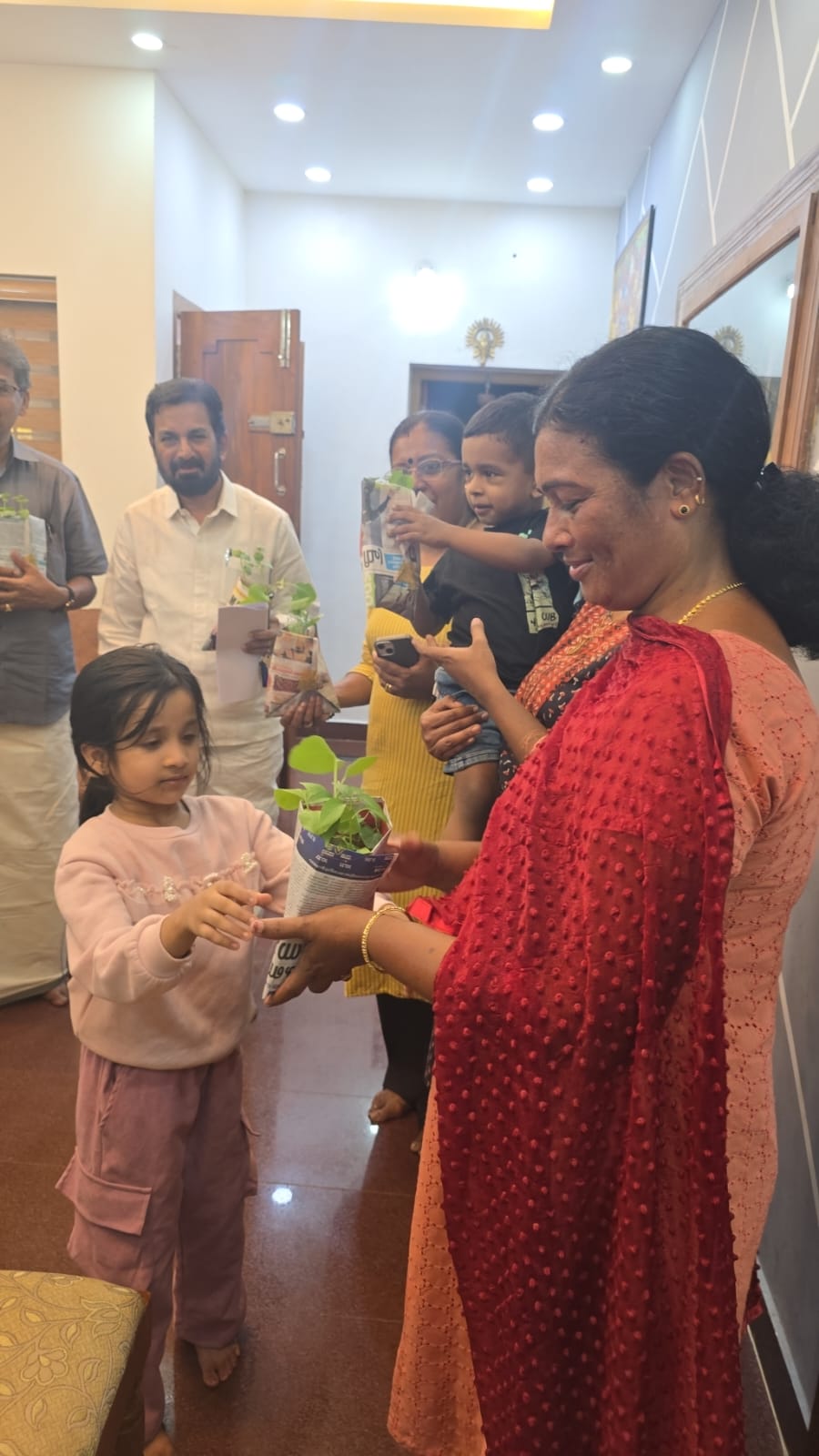 ജി ഡി പി എസ് ഗുരു സ്മൃതി സംഗമത്തിൽ പച്ചക്കറി തൈകൾ വിതരണം ചെയ്തു